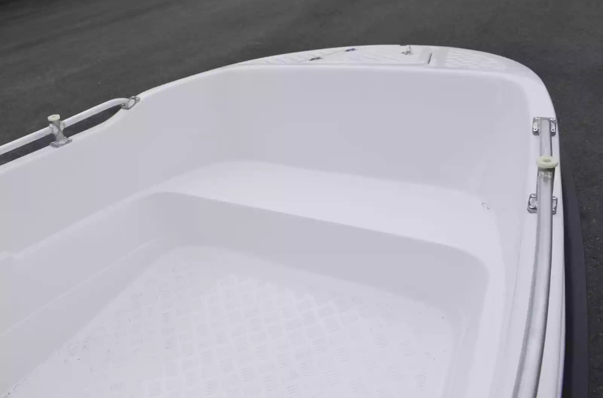 Стеклопластиковая лодка Пингвин New (тримаран) в Щёлкове