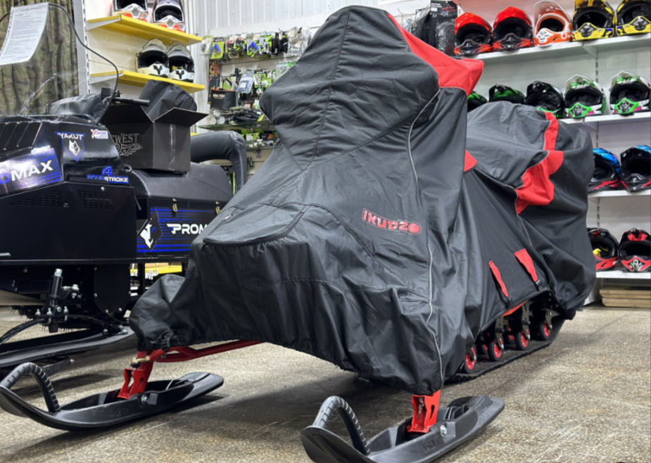 Чехол транспорт. снегохода IKUDZO HUNTER черно-красный Оксфорд ПРЕМИУМ качества с лого IKUDZO в Щёлкове