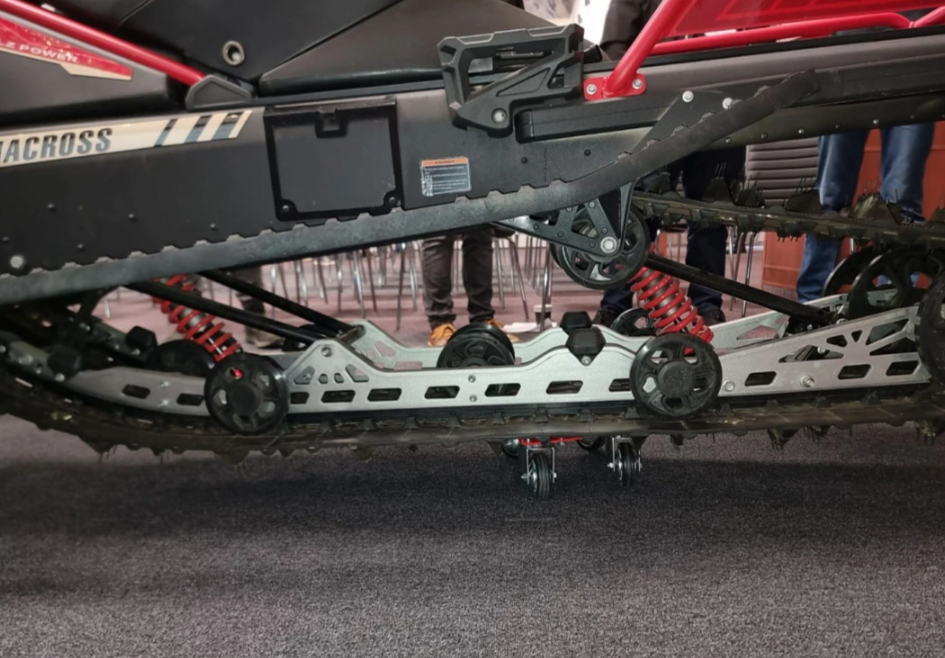 Снегоход AODES Siberiacross 1000 SWT 600mm LCD 6.8 в Щёлкове