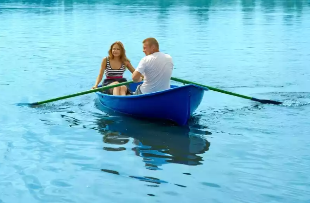 Стеклопластиковая лодка Дельфин в Щёлкове