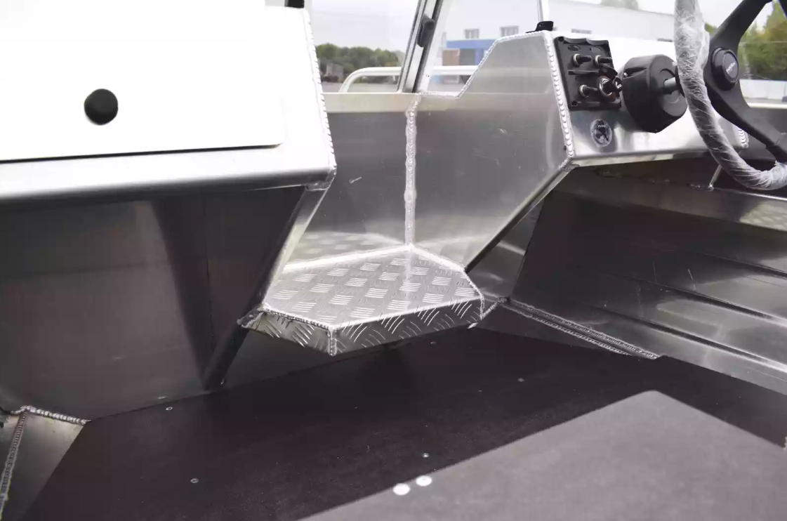 Алюминиевая лодка  Neman-400 PRO в Щёлкове