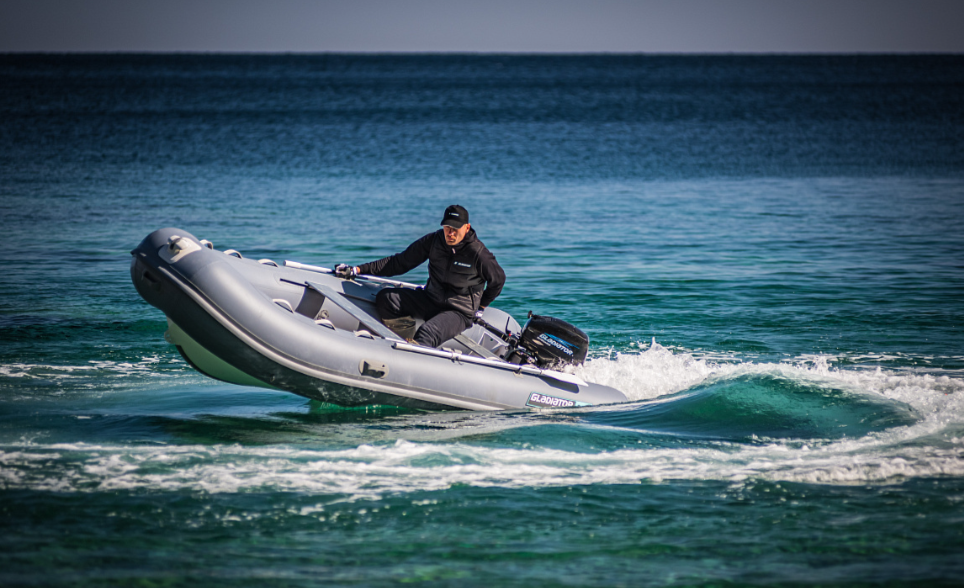 Лодка GLADIATOR RIB380AL в Щёлкове