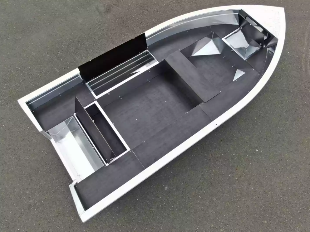 Алюминиевая лодка  Неман-420 в Щёлкове